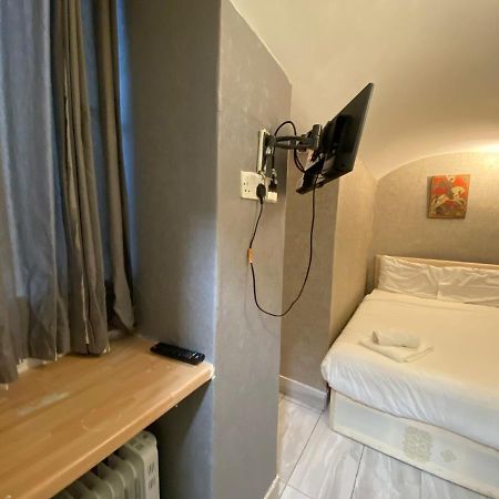 Апартаменты F24- Basement Single Studio Near Paddington Лондон Экстерьер фото